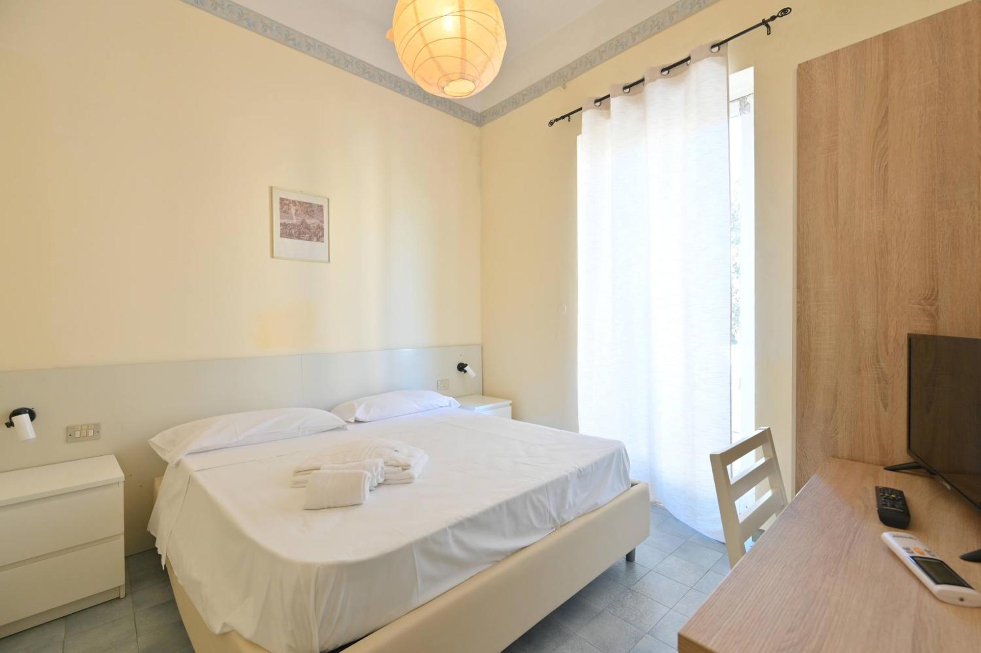 Villa Diana - Beach & Rooms อีสเกีย ภายนอก รูปภาพ