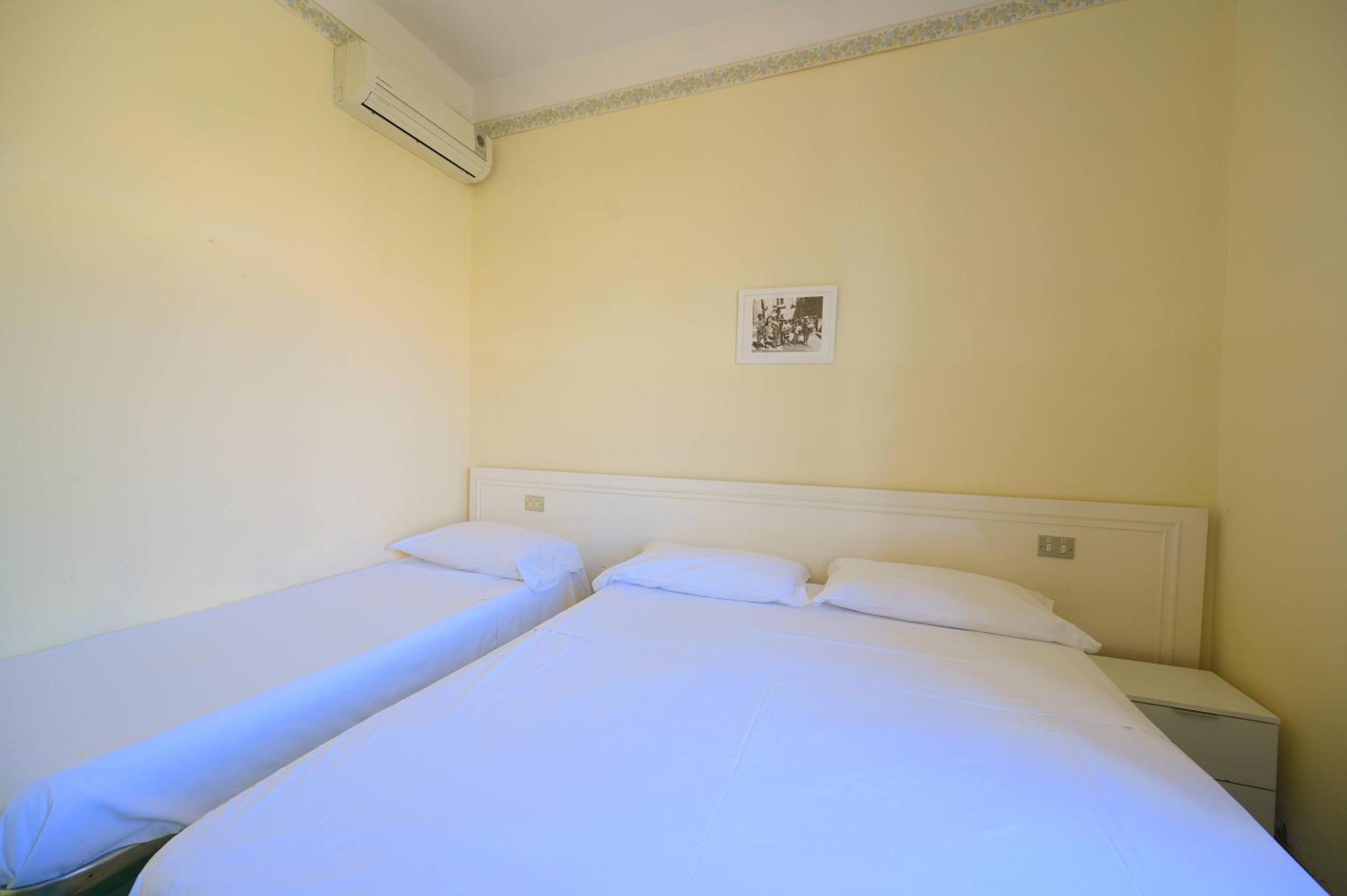 Villa Diana - Beach & Rooms อีสเกีย ภายนอก รูปภาพ