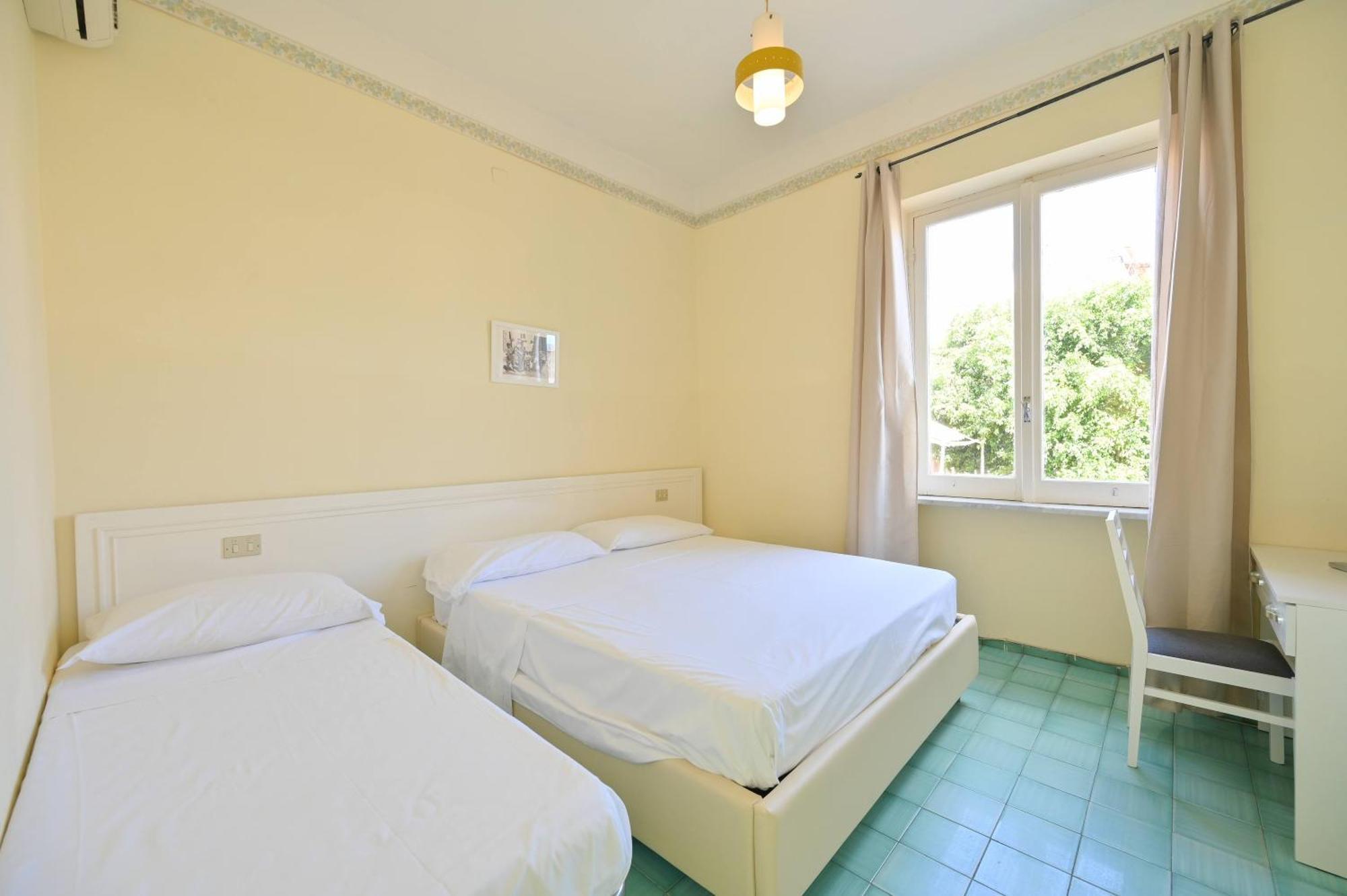 Villa Diana - Beach & Rooms อีสเกีย ภายนอก รูปภาพ