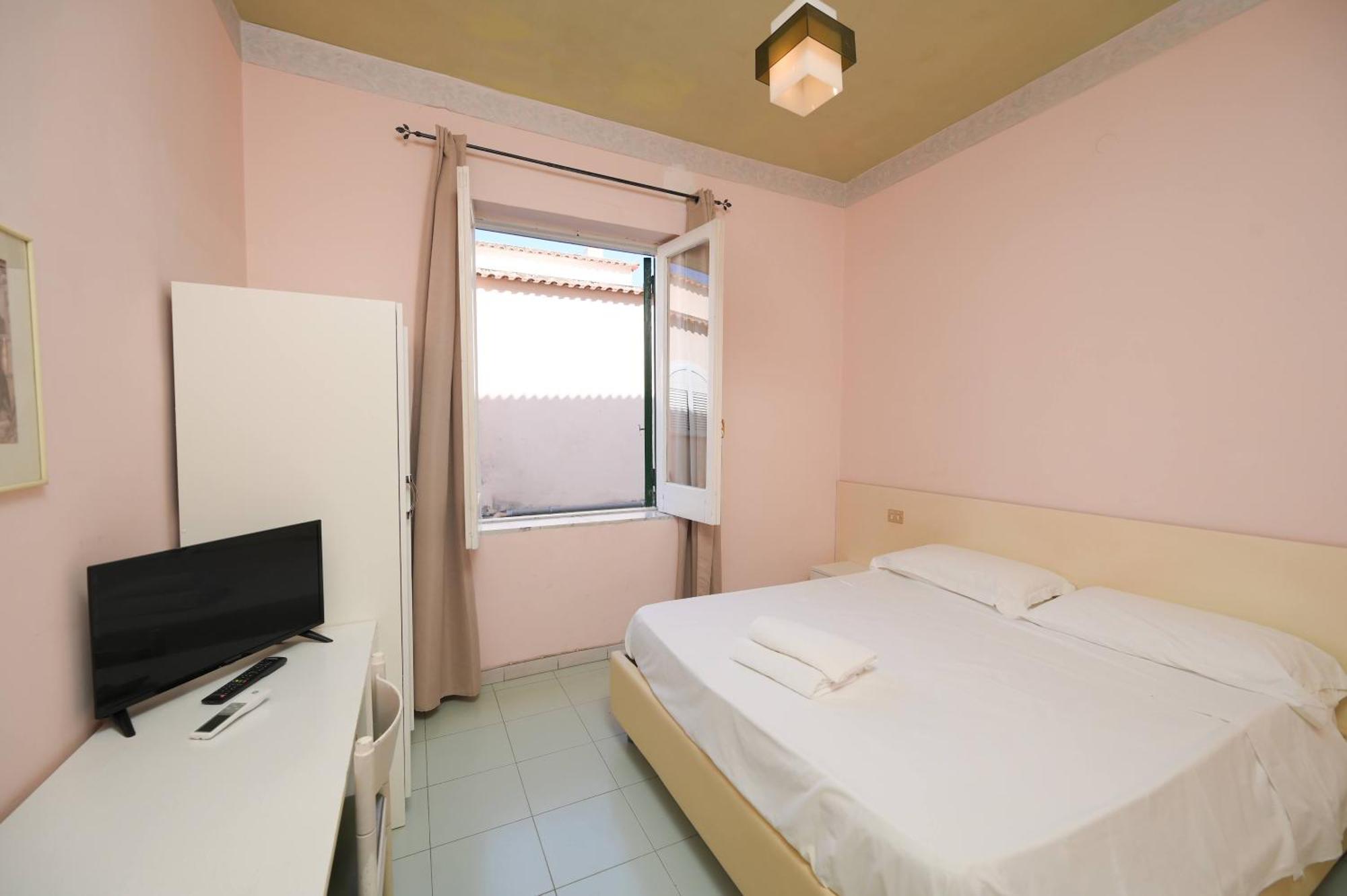 Villa Diana - Beach & Rooms อีสเกีย ภายนอก รูปภาพ